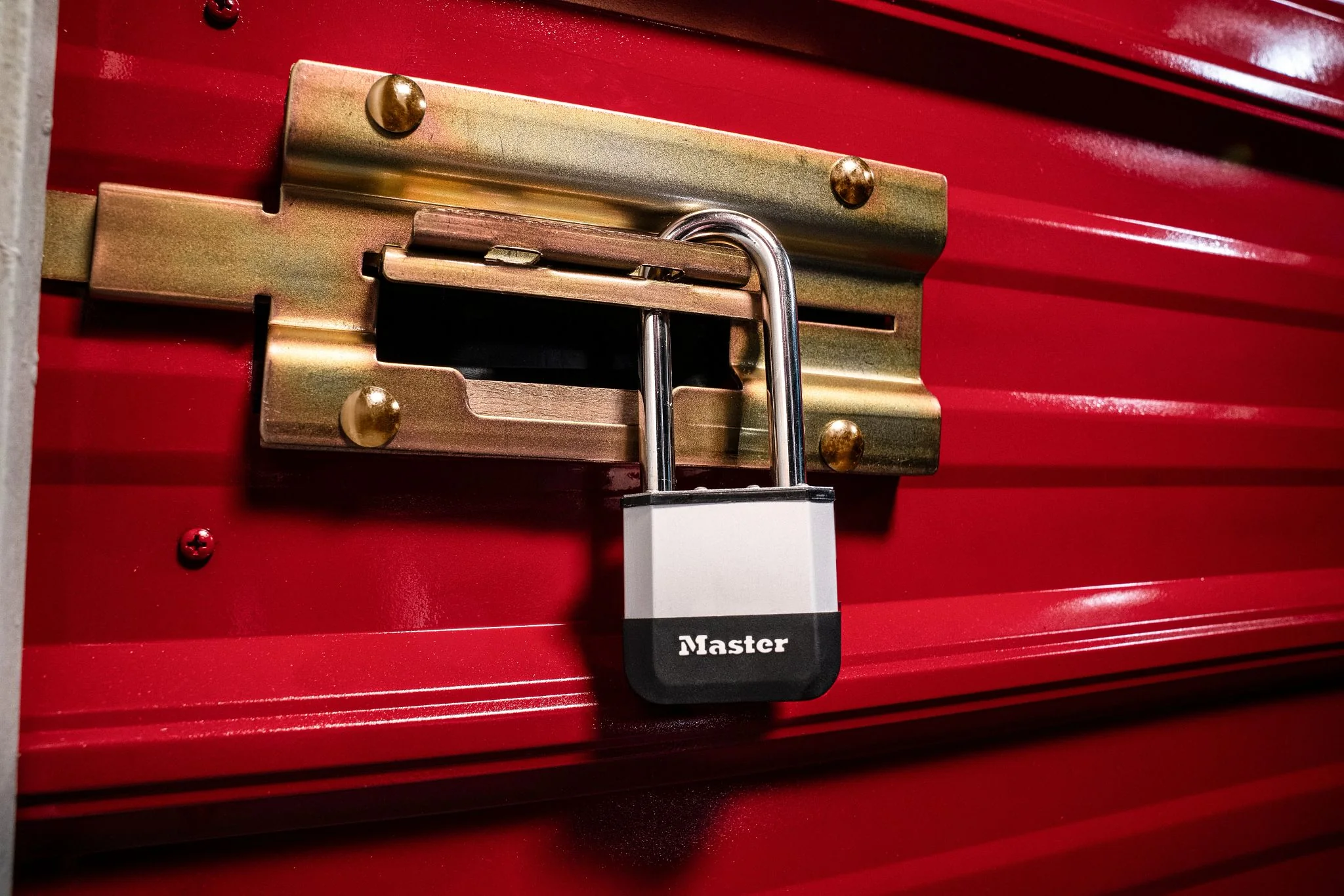 Master Lock Elite™ Heavy Duty Lock with Hardened Boron Steel Shackle, 2 in. wide - Image 13