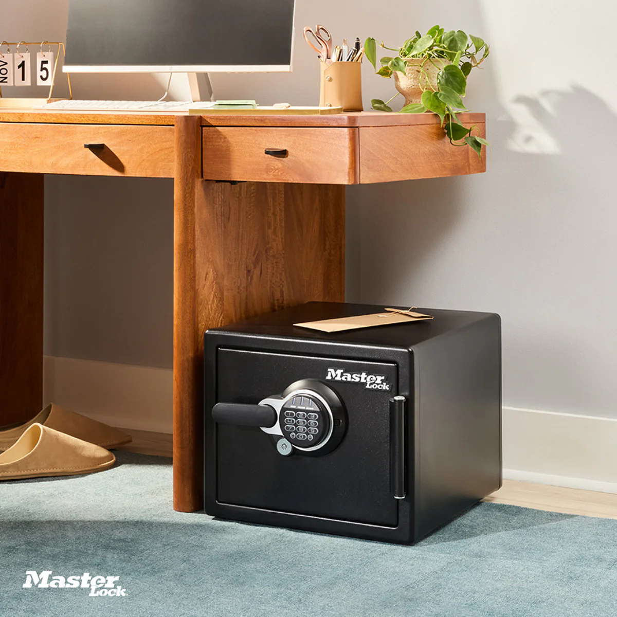 Master Lock Black Premium 2-Hour Fireproof Safe with Digital Keypad, 0.82 cu-ft - Image 7
